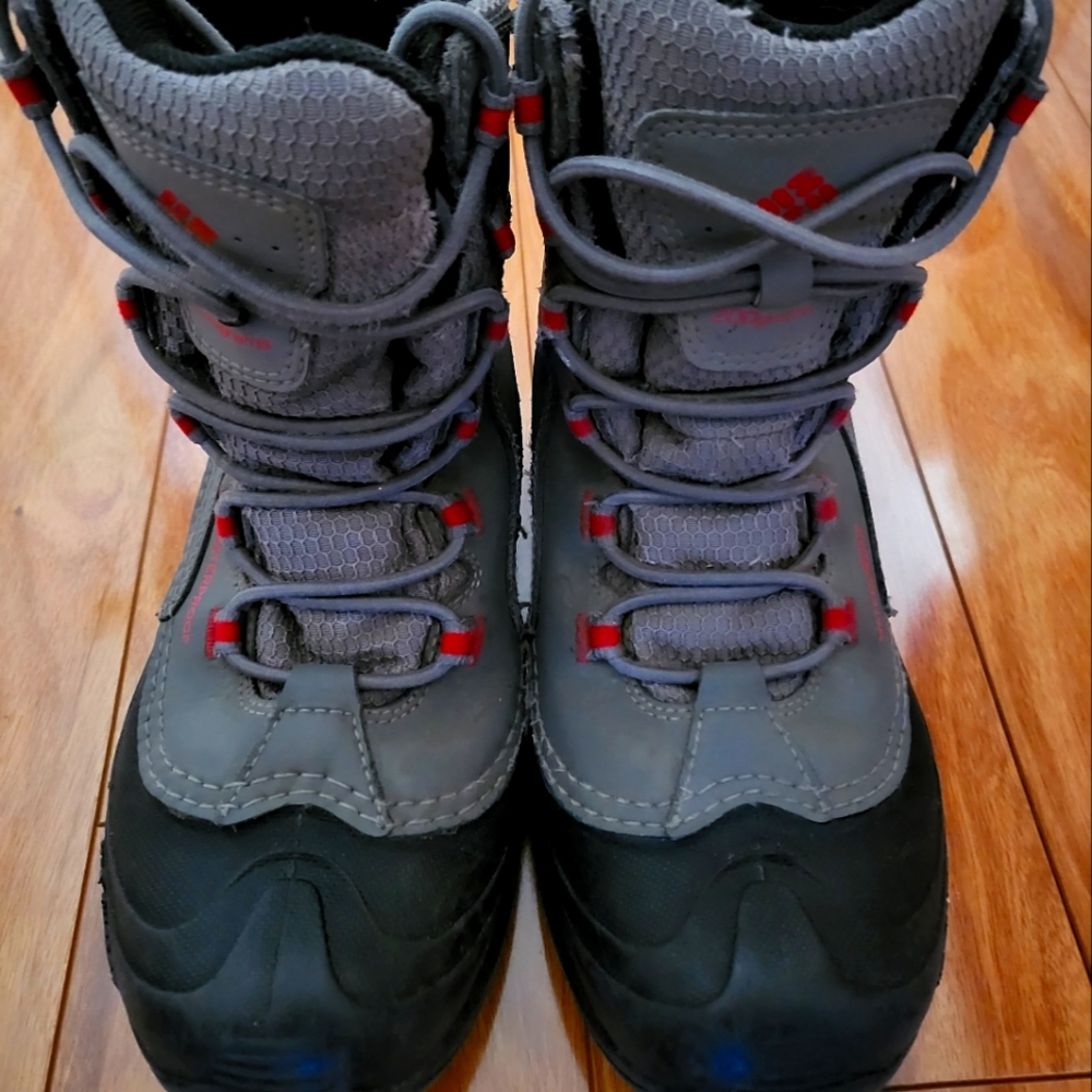 Columbia winter boots size 3